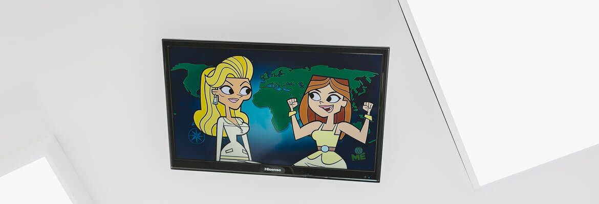 The TV on the ceiling at Method Dental for kids dentistry